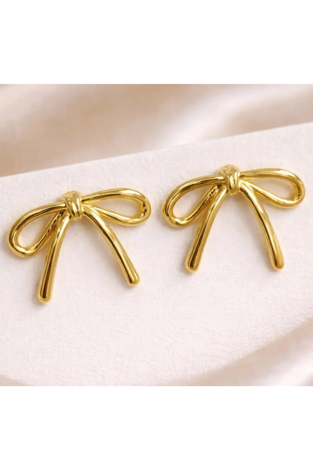 Elegant Gold Bow Stud